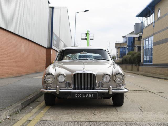 Jaguar Mk X 4.2