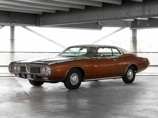 Image 1/11 of Dodge Charger 318 (1972)
