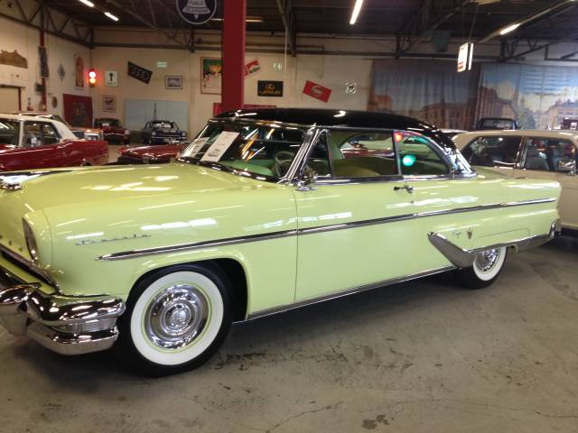 Image 1/28 de Lincoln Capri (1955)