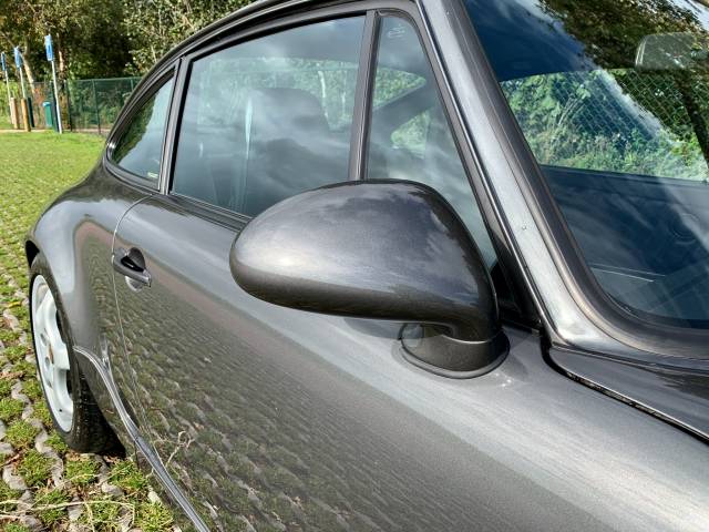 Porsche 911 Carrera 4