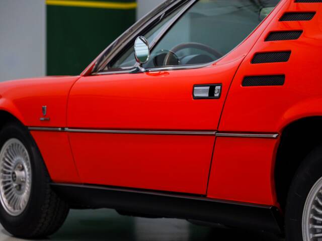 Alfa Romeo Montreal