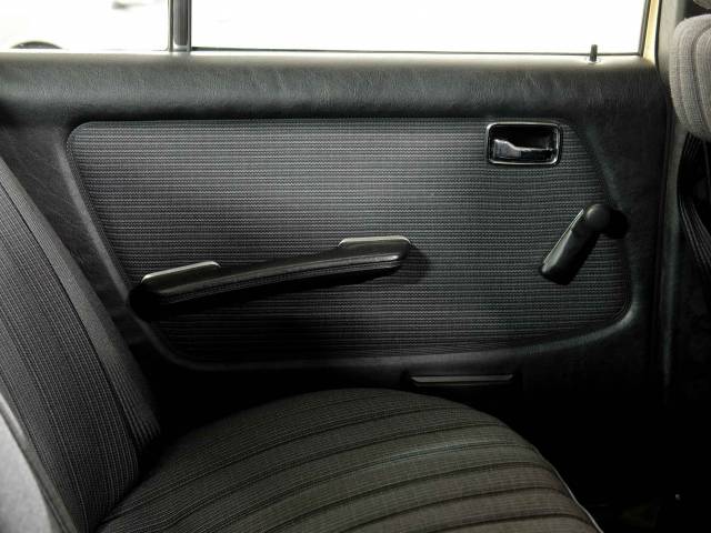 Mercedes-Benz 300 D