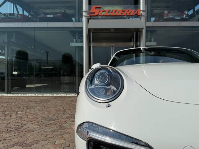 Porsche 911 Carrera