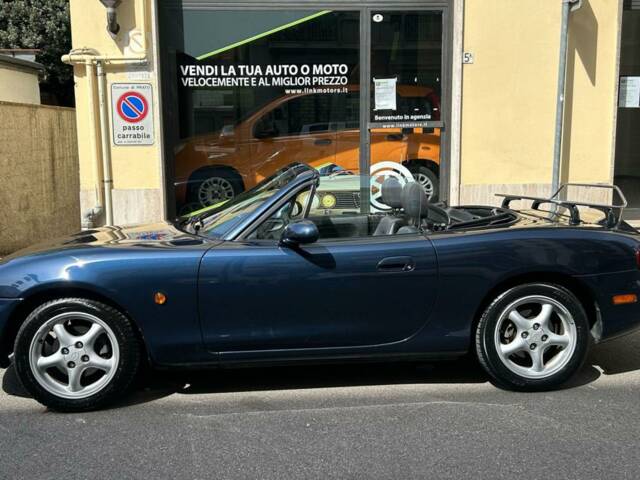 Afbeelding 1/10 van Mazda MX-5 1.6 (1999)