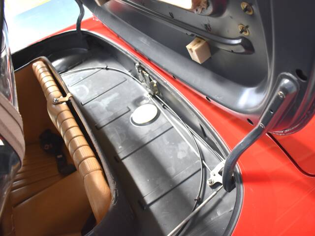 Mercedes-Benz 560 SL
