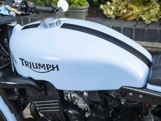 Triumph Daytona 900