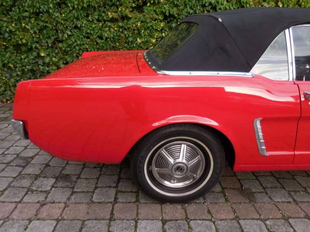 Ford Mustang 200