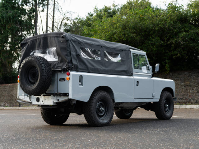 Land Rover 109