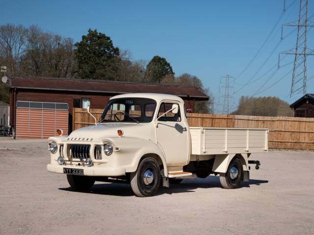 Image 1/13 of Bedford TJ (1966)