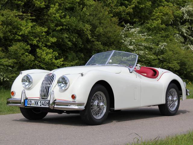 Immagine 1/19 di Jaguar XK 140 OTS (1954)