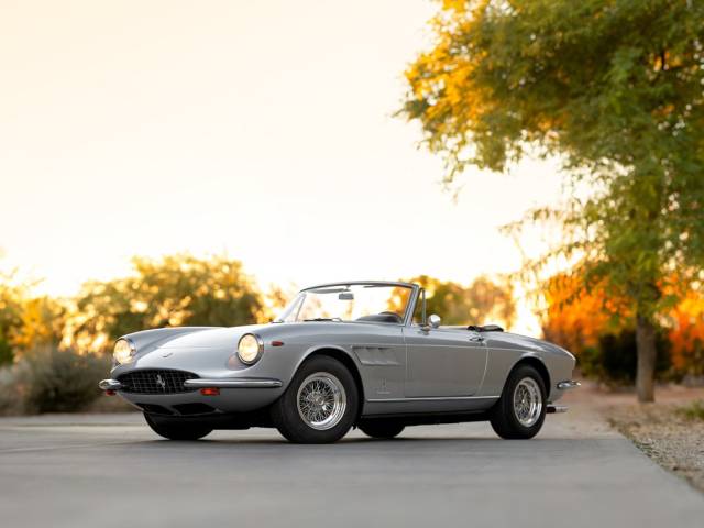 Image 1/50 of Ferrari 330 GTS (1968)