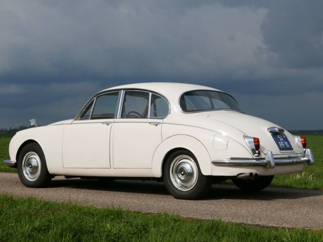 Jaguar 240
