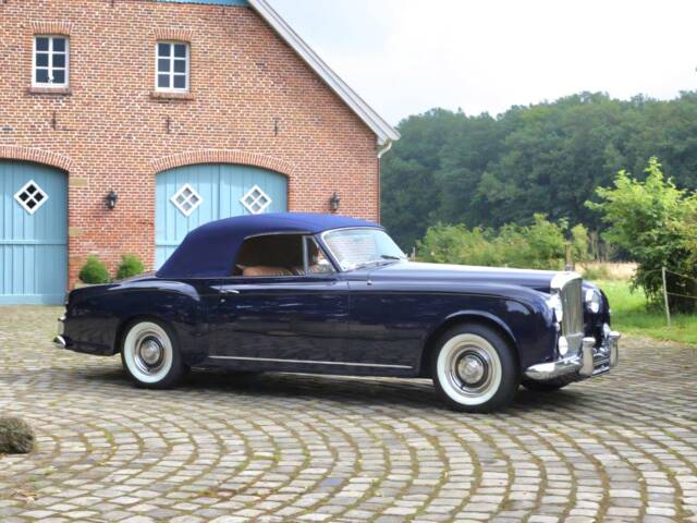 Image 1/47 de Bentley S1 DHC Park Ward (1956)