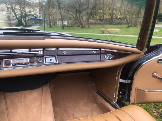 Mercedes-Benz 280 SE