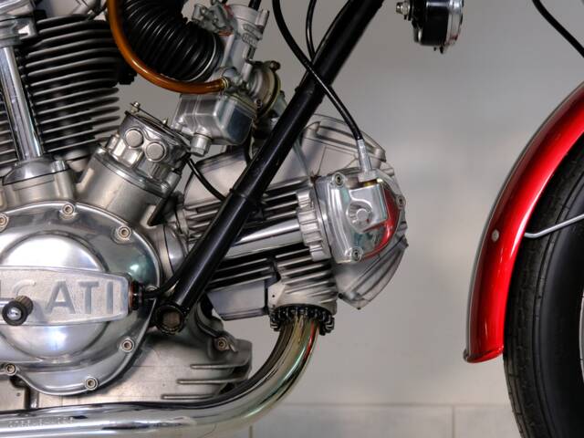 Ducati 750 GT