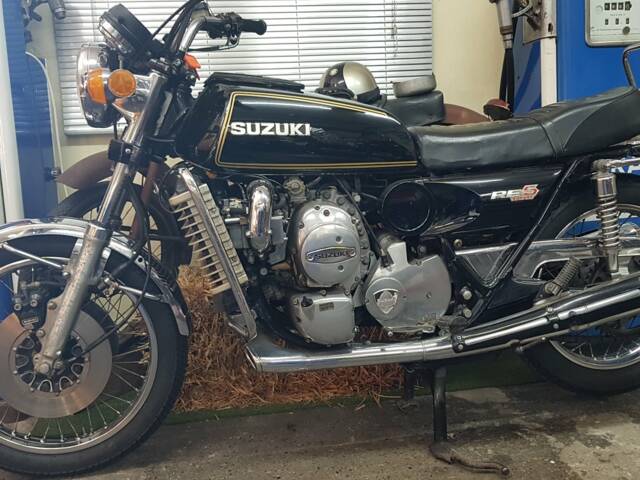 Suzuki RE 5