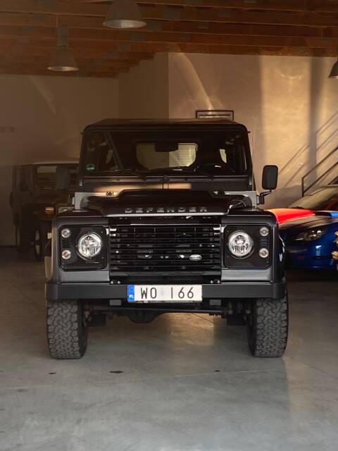 Land Rover Defender 90 Works V8 "70th Edition"