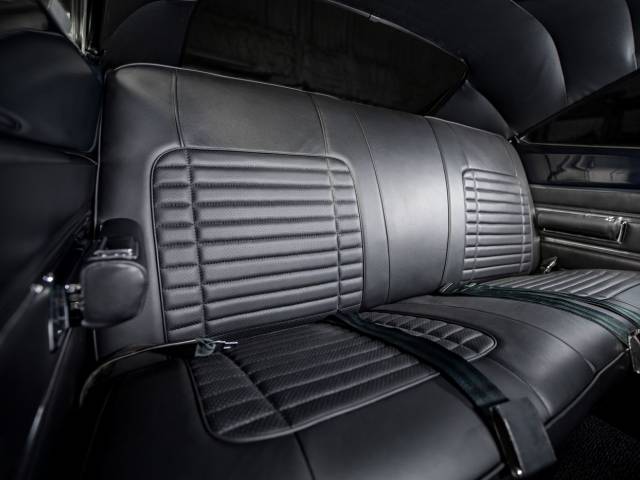 Dodge Charger 318