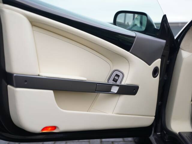 Aston Martin DB 9