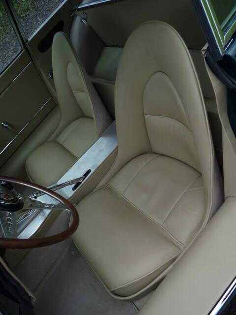 Jaguar E-Type 3.8 Flat Floor