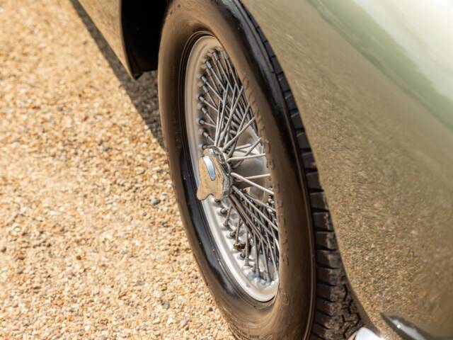Aston Martin DB 4