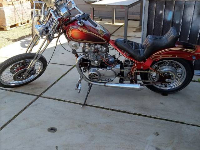 Chopper with yamaha xs 650 engine
