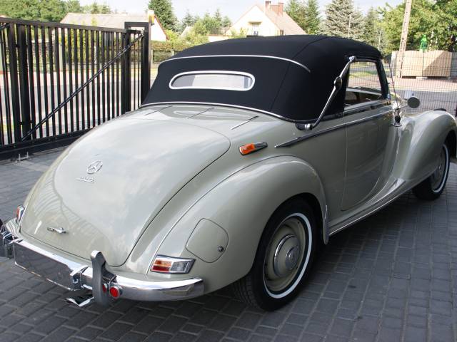 Mercedes-Benz 220 Cabriolet A