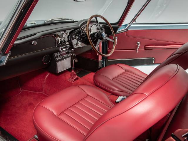 Aston Martin DB 4 Vantage