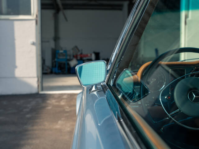 Mercedes-Benz 280 SL
