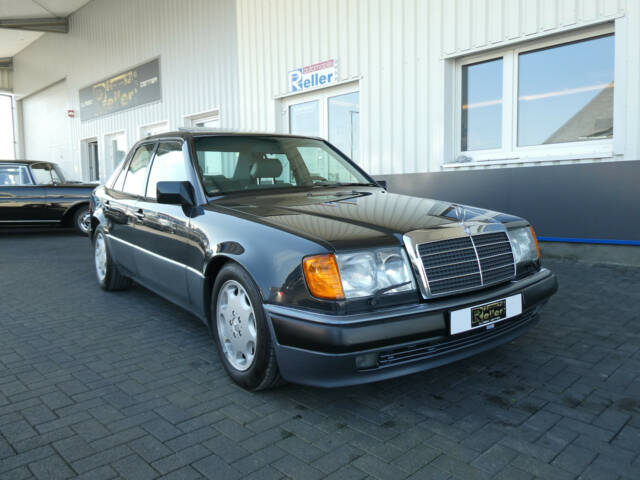 Imagen 1/22 de Mercedes-Benz 500 E (1992)