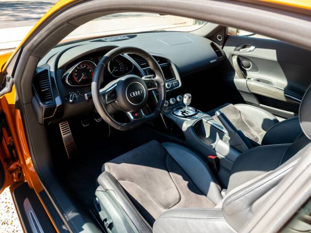 Audi R8 V10
