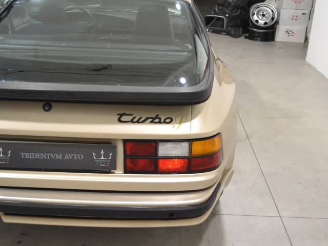Porsche 944 Turbo