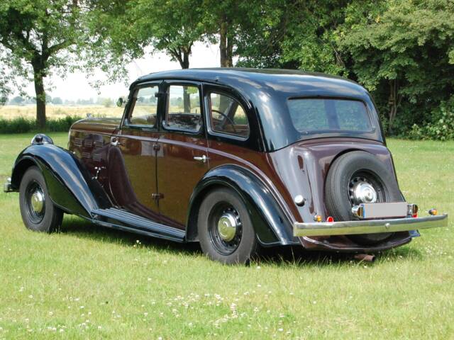 Morris Twenty-Five