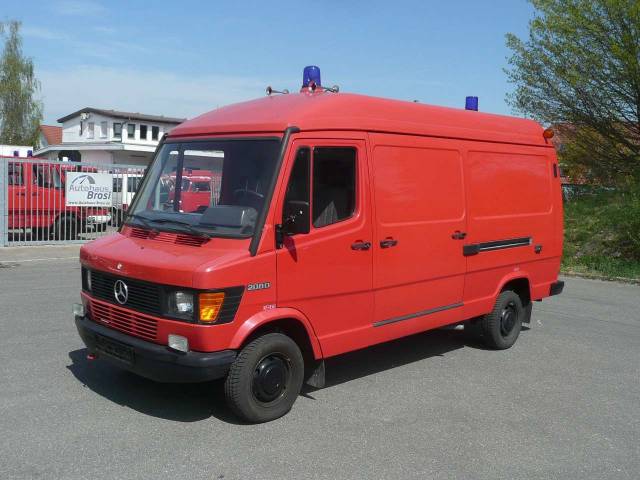 Image 1/15 of Mercedes-Benz T1 208 D (1991)