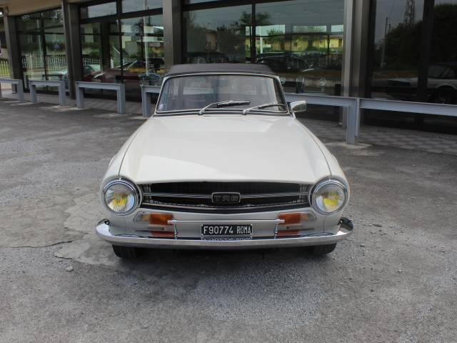 Triumph TR 6 PI