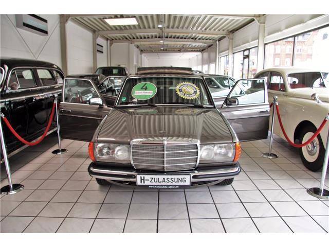 Mercedes-Benz 230 E