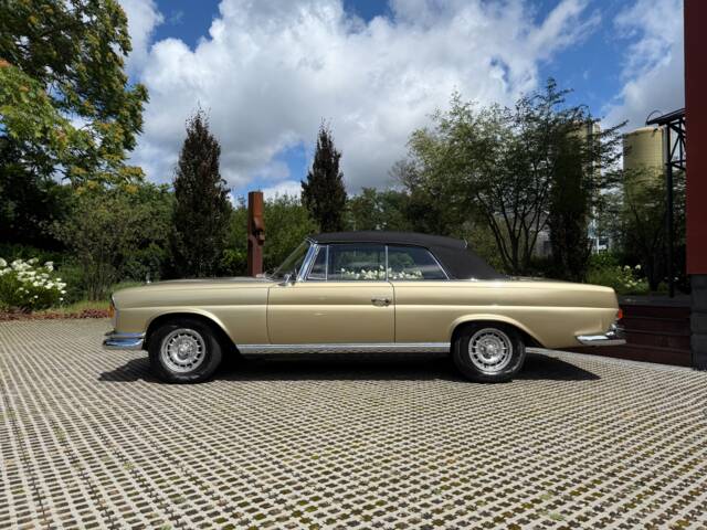 Mercedes-Benz 280 SE