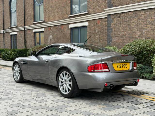 Aston Martin V12 Vanquish S