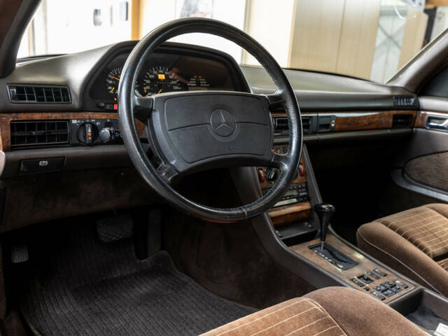 Mercedes-Benz 560 SEC