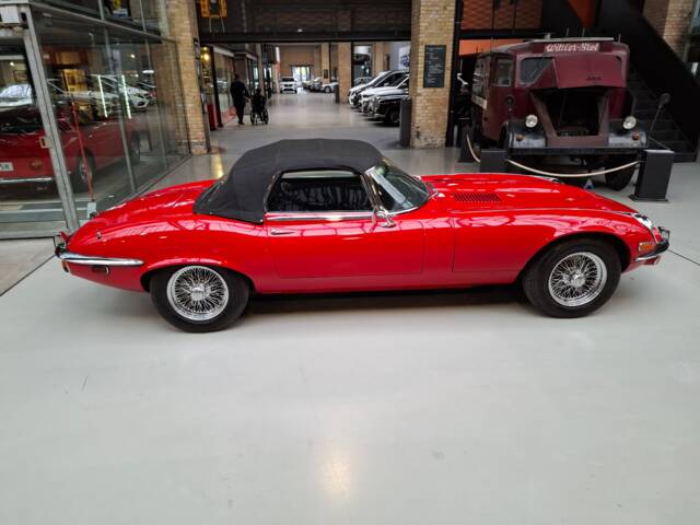 Jaguar E-Type V12