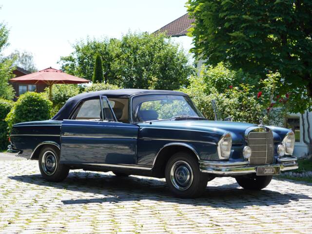Mercedes-Benz 300 SE