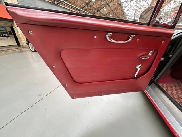 Austin-Healey 3000 Mk II (BJ7)