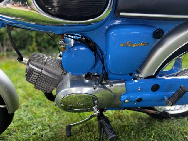 Suzuki A 100