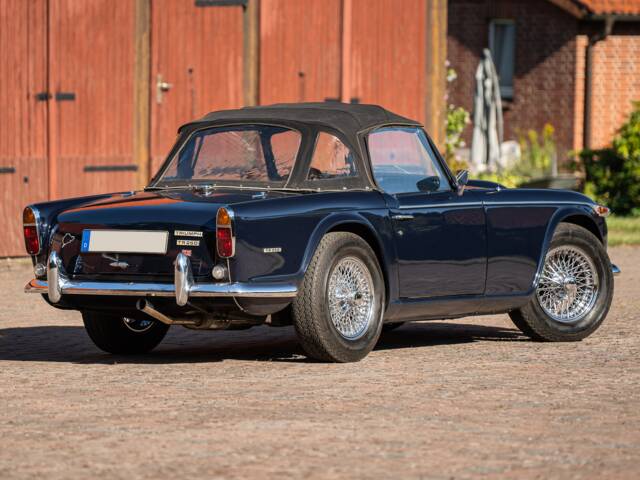 Triumph TR 250
