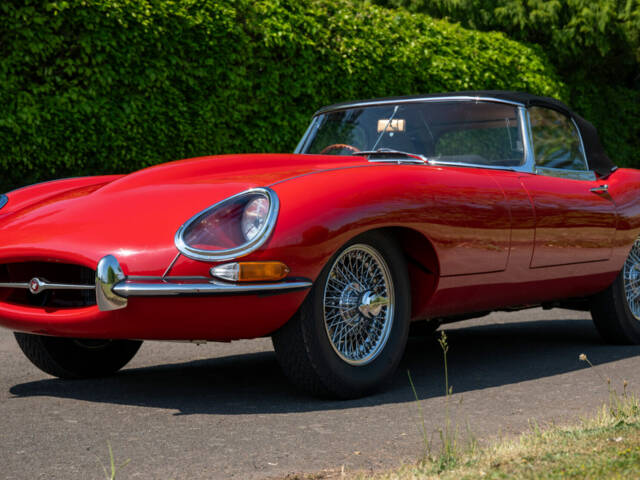 Image 1/12 de Jaguar E-Type 3.8 Flat Floor (1961)