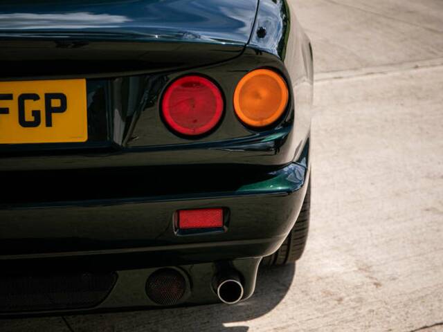 Aston Martin V8 Coupé