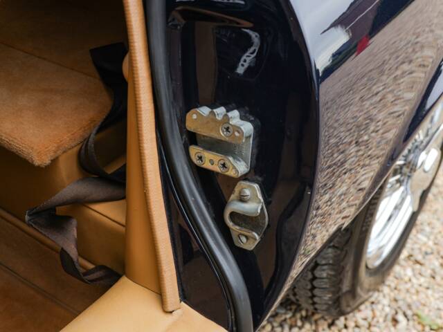 Jaguar E-Type V12