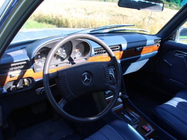 Mercedes-Benz 280 SE