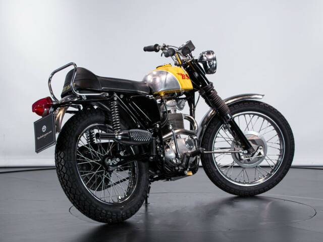 BSA B 44 Victor Grand Prix