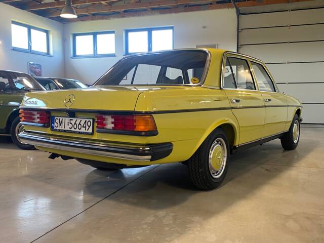 Mercedes-Benz 200 D